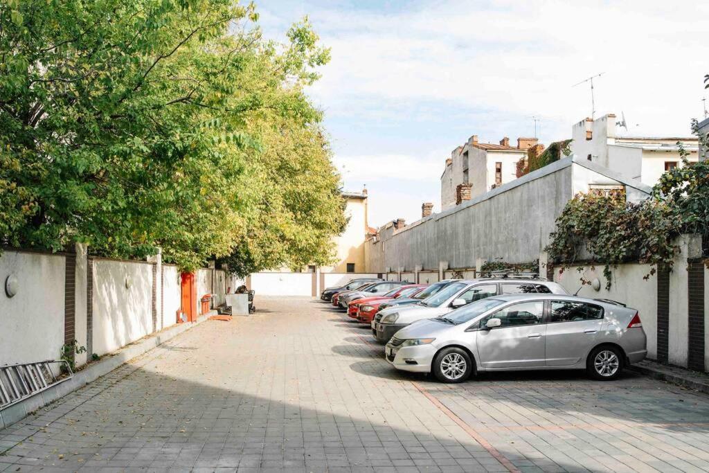 Vivando - Beautiful Studio B + Parking Bukarest Exterior foto