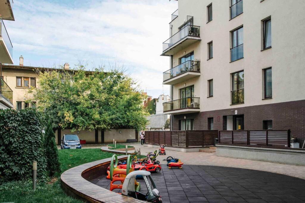 Vivando - Beautiful Studio B + Parking Bukarest Exterior foto